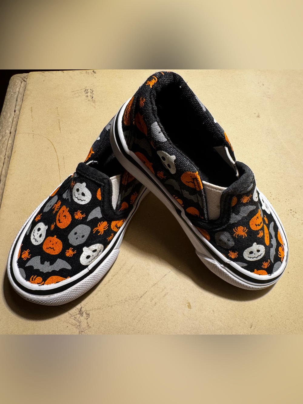 Tommy Bahama Toddler 6 Halloween Glow in the Dark Slip On Sneakers